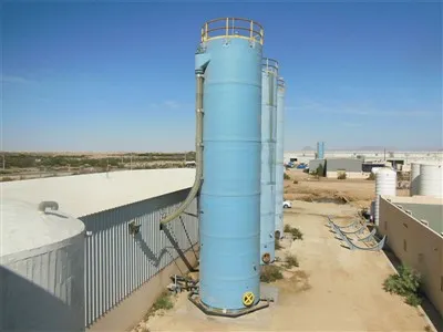 ما هي استخدامات خزانات العزل المصنوعة من الألياف الزجاجية المقواة بالبلاستيك؟